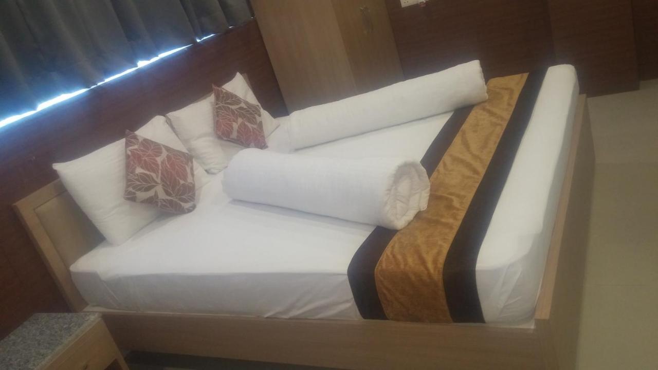 Hotel Central Park สิริกุรี ภายนอก รูปภาพ